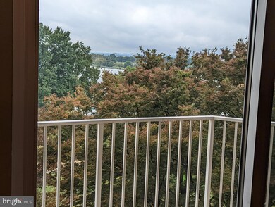 Harbour Square unit S605, Washington, DC 20024 - photo 4