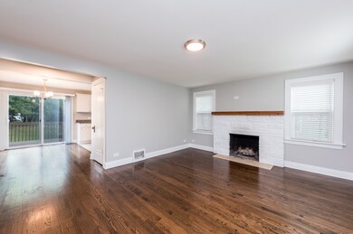 803 Flossmoor Ave, Waukegan, IL 60085 - photo 2