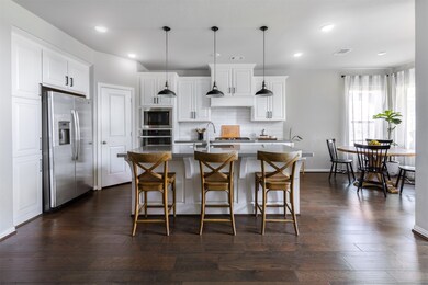 27938 Castle Park Ln, Fulshear, TX 77441 - photo 3