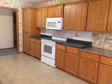 626 W Pearl St, Bolivar, MO 65613 - photo 4