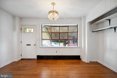 131 N Carol Blvd, Upper Darby, PA 19082 - photo 4