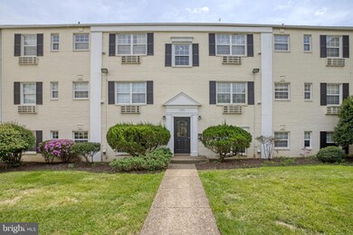 2303 Farrington Ave unit 2-302, Alexandria, VA 22303 - photo 3