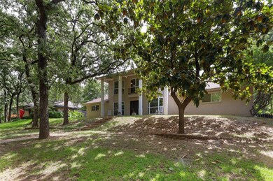 1407 Cliffwood Rd, Euless, TX 76040 - photo 4