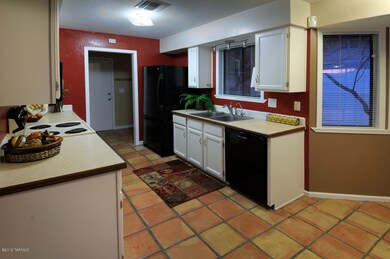 KITCHEN CLOSE