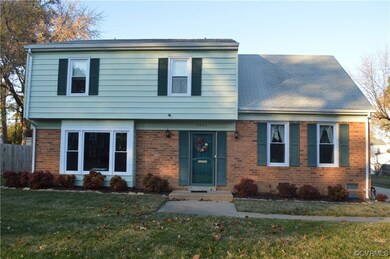 View of front of home featuring a front lawn