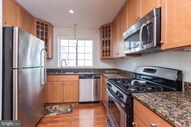 4113 S Four Mile Run Dr unit 304, Arlington, VA 22204 - photo 5