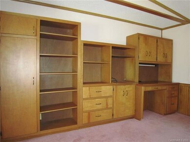 204 Cranbrook Cir, Hendersonville, NC 28792 - photo 3