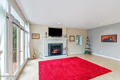 08-Formal Living Room_KC_00128