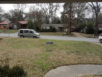 728 E Barbara St, Tyler, TX 75701 - photo 2