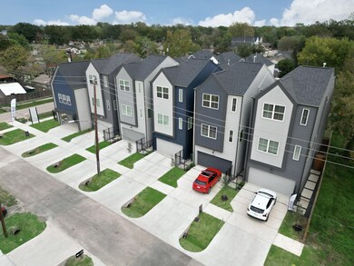 4332 Arlington St, Houston, TX 77022 - photo 3