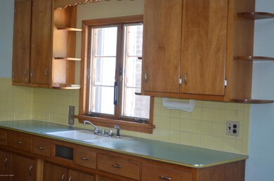 63 Pringle St, Kingston, PA 18704 - photo 2