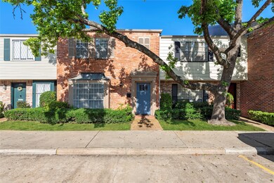 what a beautiful classic townhome complex located