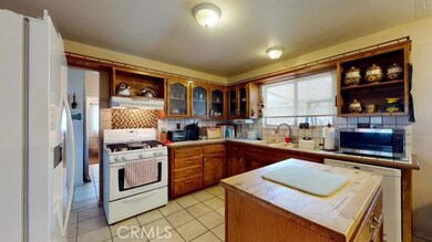 unlisted-address, Victorville, CA 92395 - photo 7