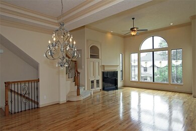 622 Bomar St, Houston, TX 77006 - photo 4