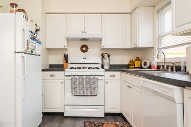 1807 Victor Ave Lansing MI-17