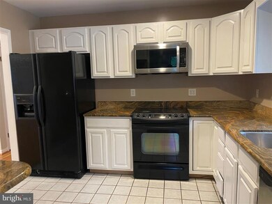 1934 Mcfall St, McLean, VA 22101 - photo 2