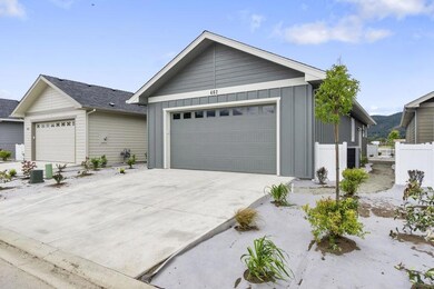 462 Eagle Rock Dr, Central Point, OR 97502 - photo 2