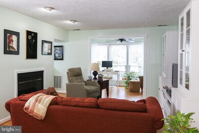 10044 Oakton Terrace Rd, Oakton, VA 22124 - photo 6