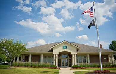 Neighborhood Amenities