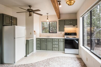 65245 97th St Bend OR 97701-large-004-00