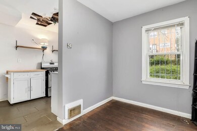 657 Emerson St NE, Washington, DC 20017 - photo 4