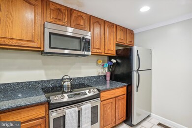 9407 Gentle Cir, Montgomery Village, MD 20886 - photo 4