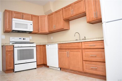 339 N 4th St, Allentown, PA 18102 - photo 4