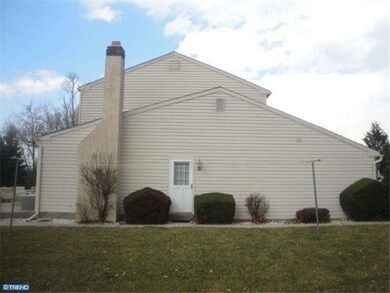 368 Roanoke Cir, Norristown, PA 19403 - photo 7