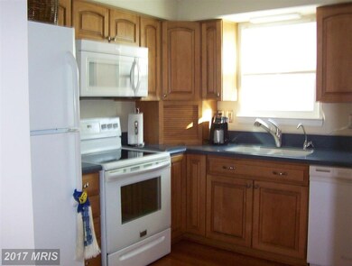 15275 Valley Stream Dr, Woodbridge, VA 22191 - photo 4