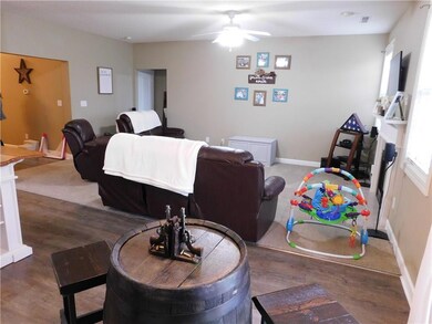 2520 Lakecrest Dr, Columbus, IN 47201 - photo 5