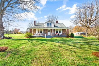 1528 E Fairfield Rd, High Point, NC 27263 - photo 2