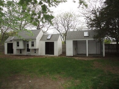 39 Clarke St, Warwick, RI 02886 - photo 4