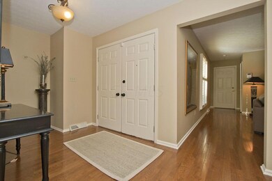6046 Sedgwick Rd, Columbus, OH 43235 - photo 3