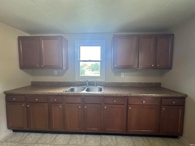 489 11th St NE, Linton, IN 47441 - photo 4