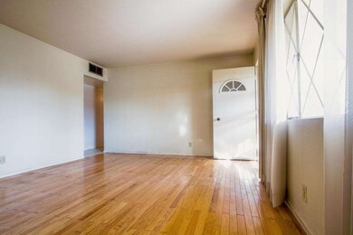 6902 E LATHAM - LIVING ROOM