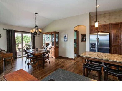 Kitchen & Eating Space
