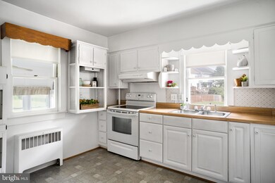 411 S 9th St, Purcellville, VA 20132 - photo 7