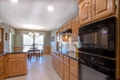 717 Cedar Creek Dr, Tyler, TX 75703 - photo 5