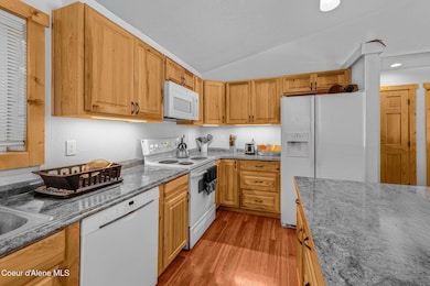 18213 N Cedar Grove Ln-9