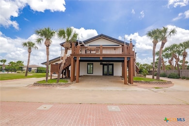 2133 W Maple St, Port O Connor, TX 77982 - photo 2