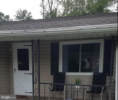 4021 Creekside Dr, Chambersburg, PA 17202 - photo 2