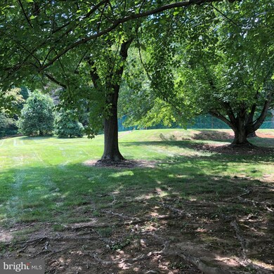 32 Dendron Ct, Parkville, MD 21234 - photo 2