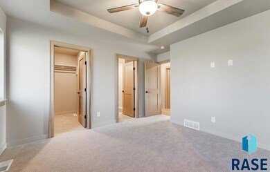 616 N Yankee Ave, Sioux Falls, SD 57110 - photo 4