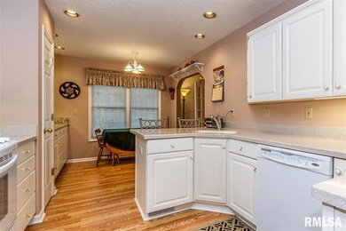 1733 E Rusholme St, Davenport, IA 52803 - photo 6