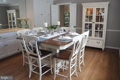 8201 Coach St, Potomac, MD 20854 - photo 5