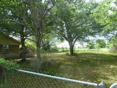 2055 Hill Top Cir, Weatherford, TX 76085 - photo 6