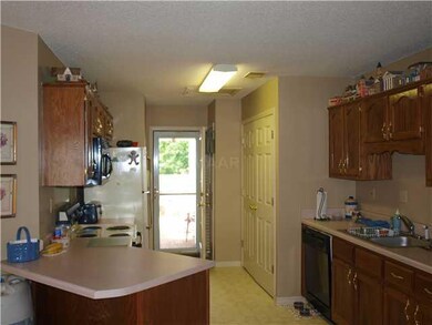Open Kitchen with Breakfast Bar!