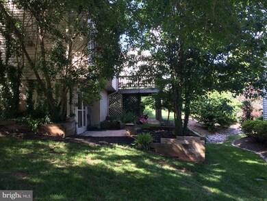 122 Connemara Dr, Sterling, VA 20164 - photo 6