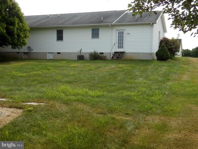 12615 Carol Ave, Greencastle, PA 17225 - photo 3