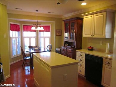 Kitchen - Lovely Kitchen w/Island, Corian Counters